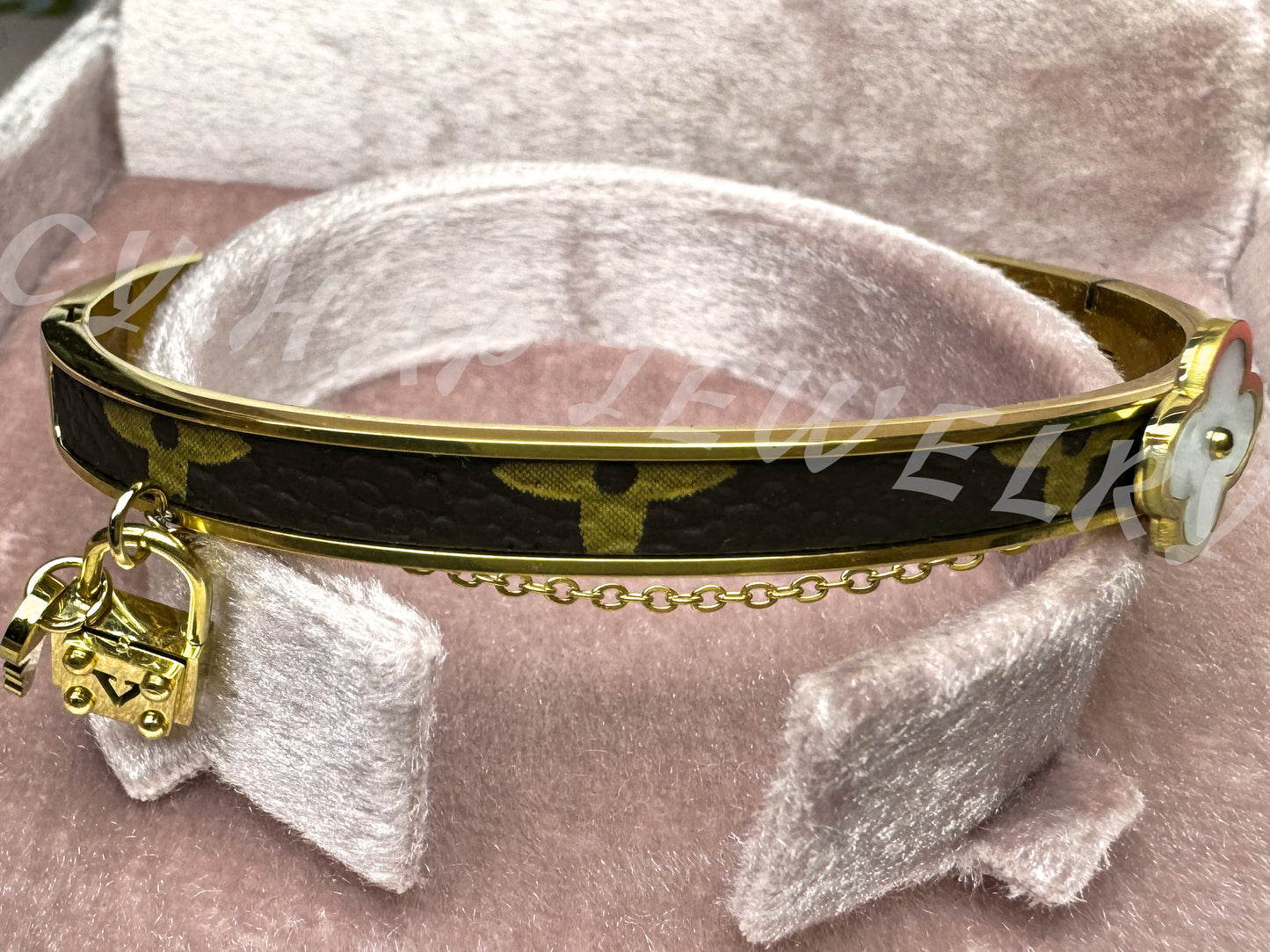 Black Four-Leaf Clover Leather Bracelet with Plum Blossom Lock and Key_JEWELRY