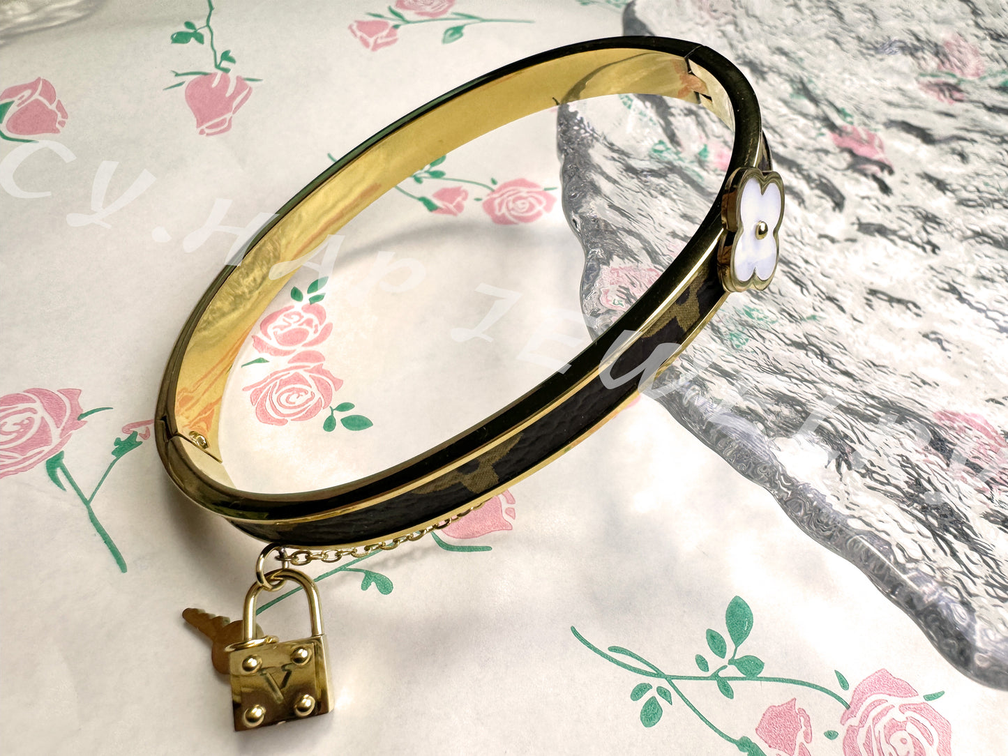 Black Four-Leaf Clover Leather Bracelet with Plum Blossom Lock and Key_JEWELRY