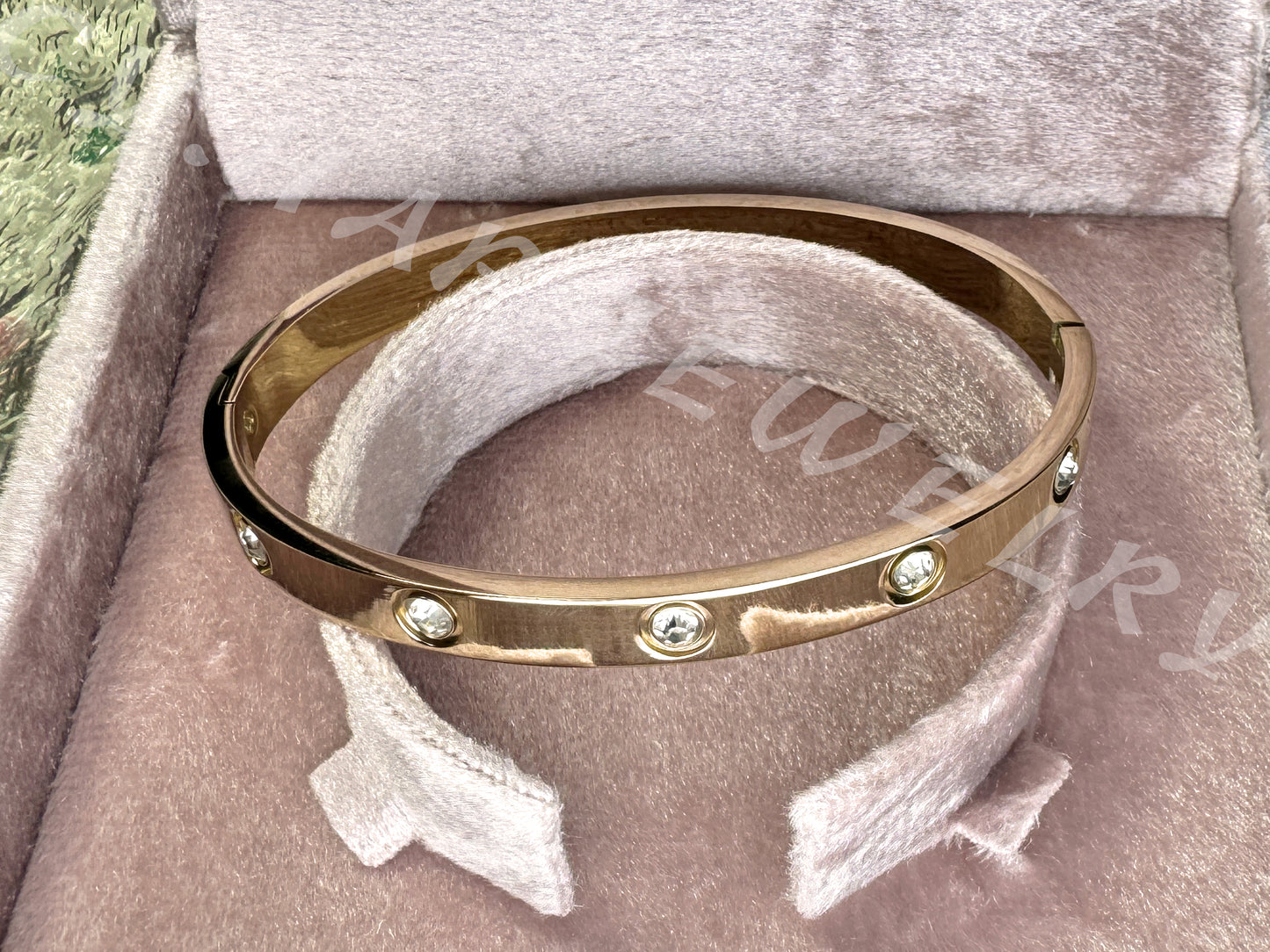 Rose Gold Ten Diamond Metal Bracelet_Jewelry