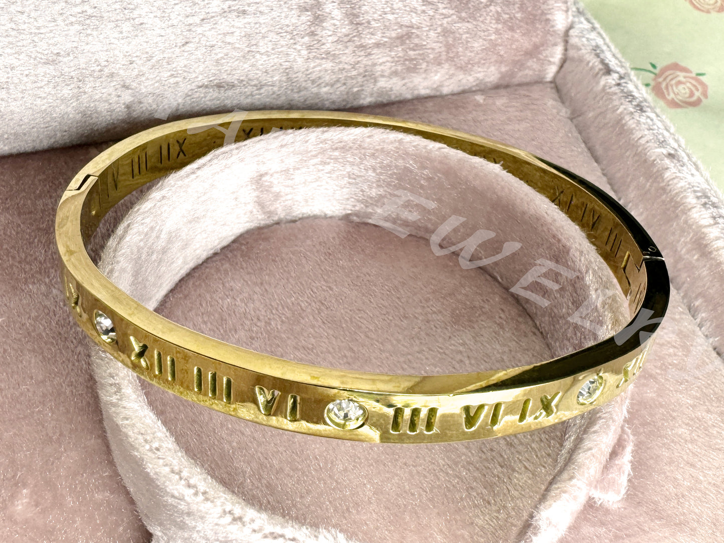 Gold Full Circle Roman Diamond Metal Bracelet_JEWELRY