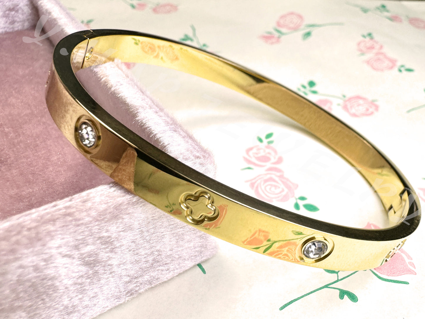 Gold Four-Leaf Clover Print Diamond Metal Bracelet_JEWELRY